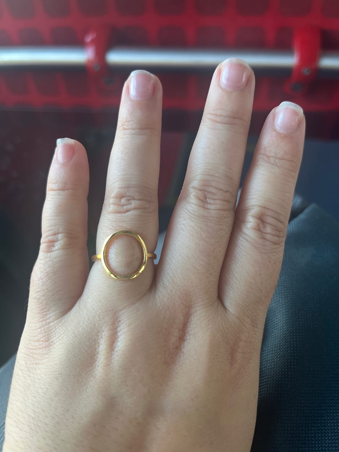 Customer photo review of Anillo Ovali