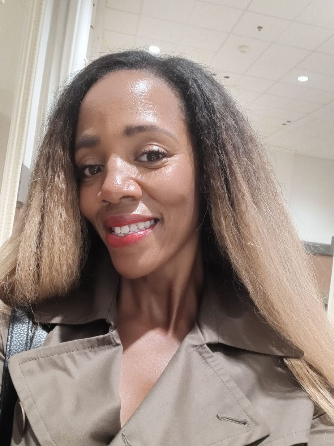 Customer photo review of Jada Cambodian Kinky Straight - Traditional Weft Clip In Bundles