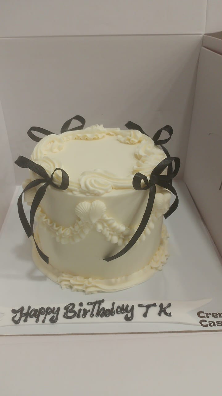 Customer photo review of Vintage Theme Anniversary Cake