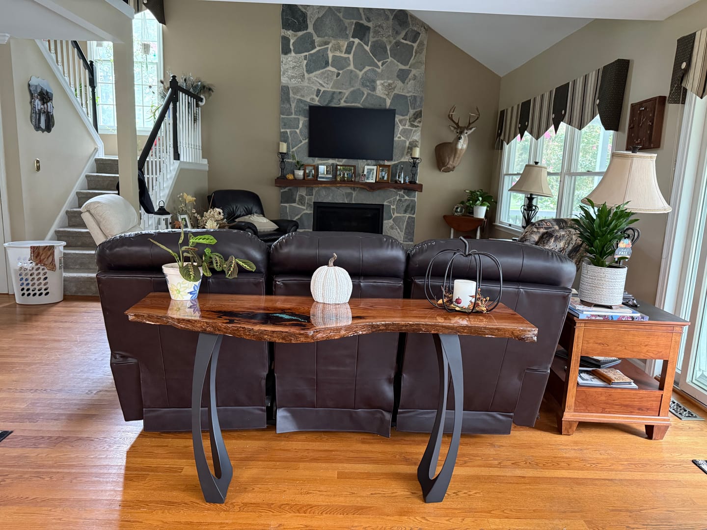 Customer photo review of Console Table Legs 211 Cleo 28H Unique Design