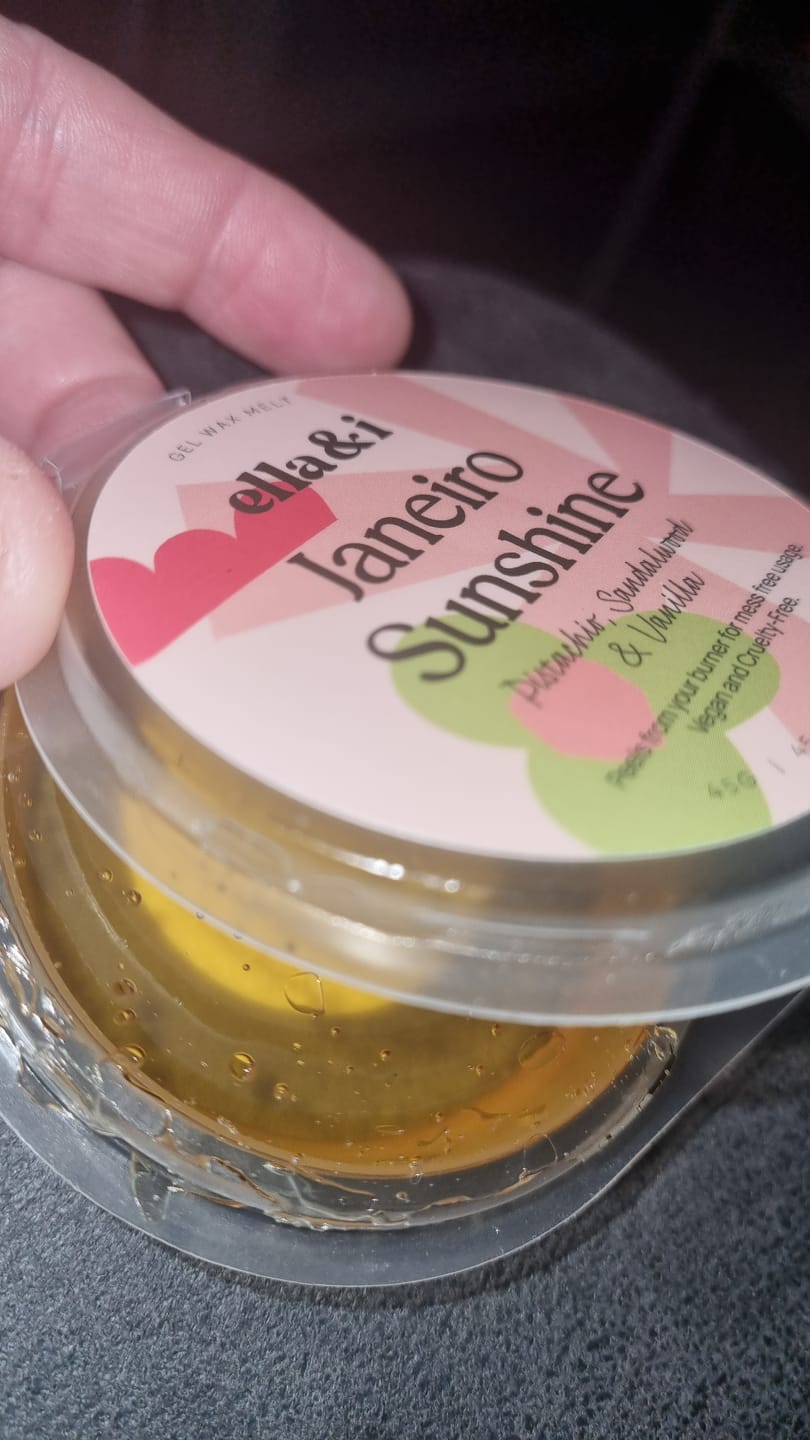 Customer photo review of Janeiro Sunshine Gel Melt