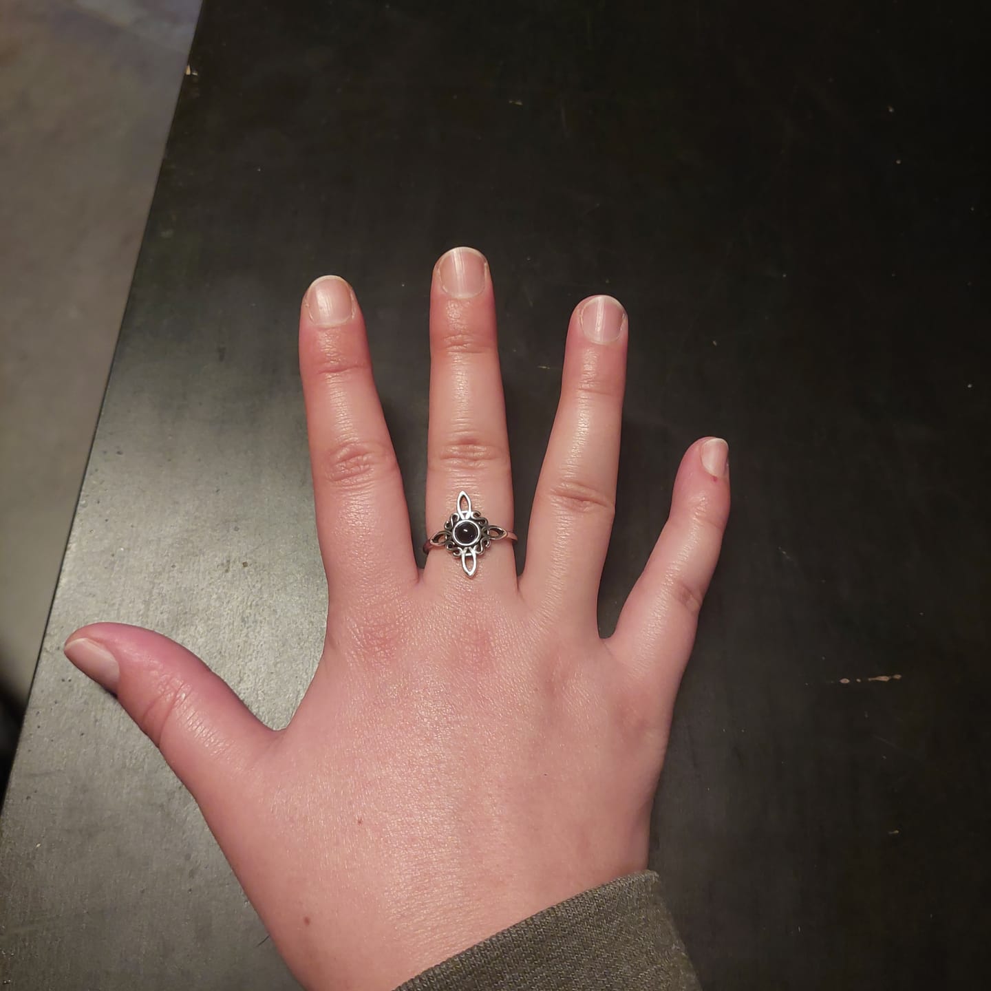 Customer photo review of Bague Ajustable "Énergie Mystique" - Noeud de Sorcière & Obsidienne