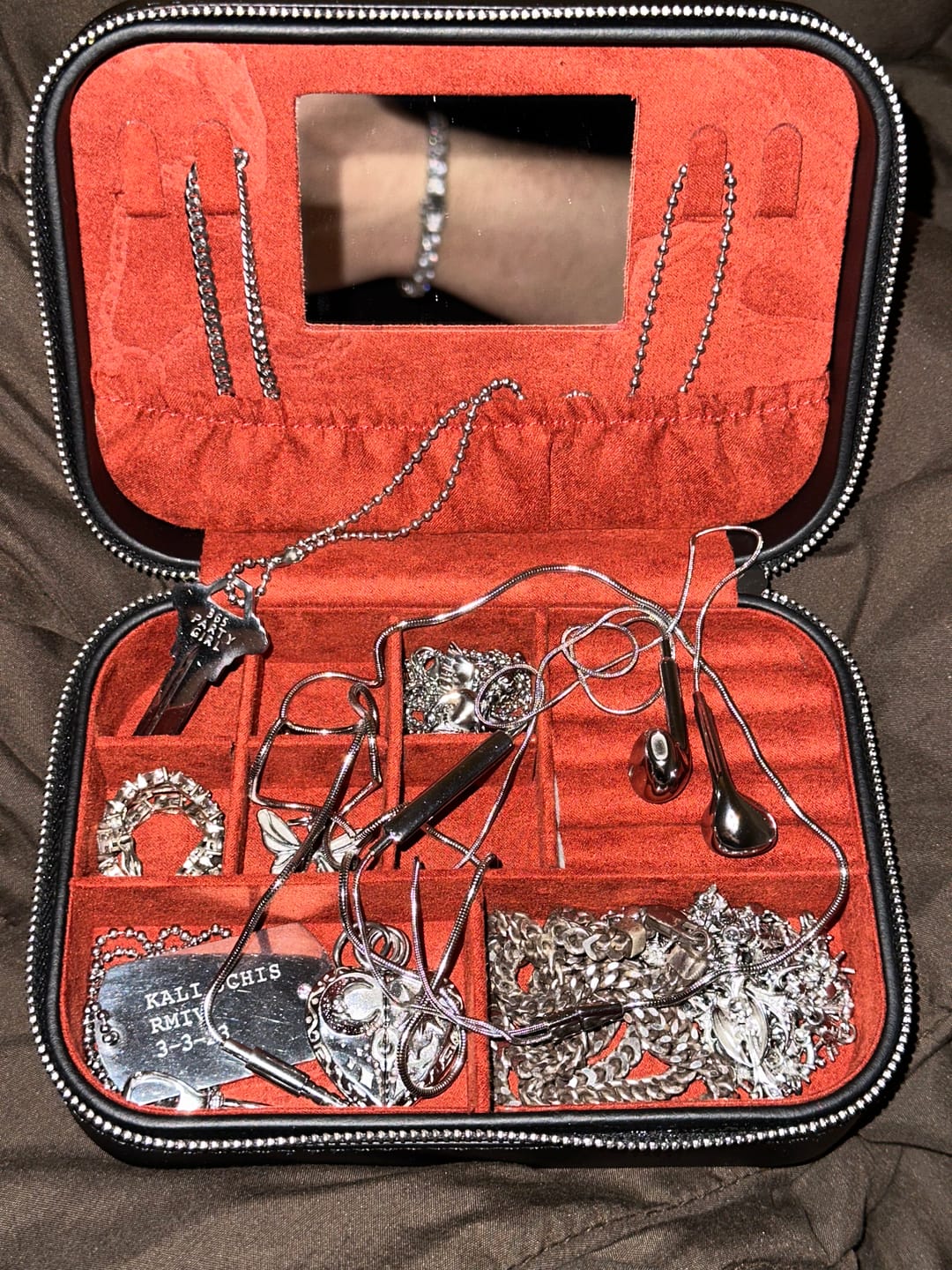 Customer photo review of DYT TRAVEL JEWELRY CASE