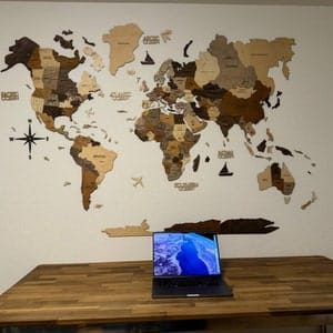 Customer photo review of Bundle: Weltkarte & Flaggen-Pins