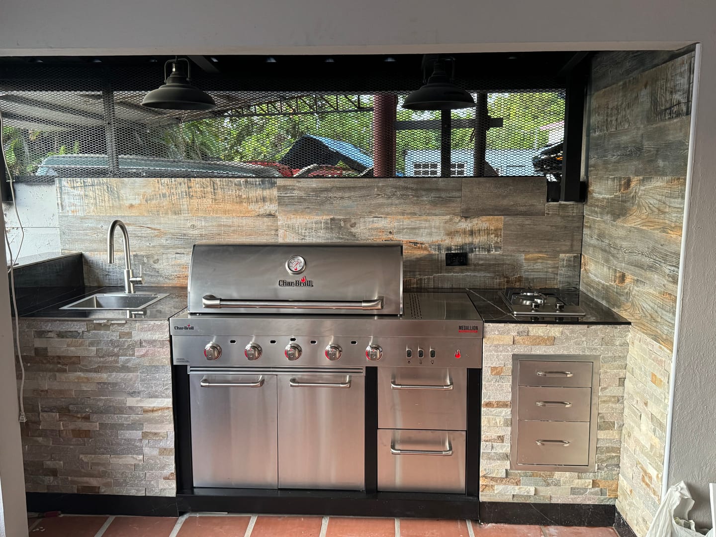 Customer photo review of Char-Broil 463246118 MODULAR KITCHEN AMPLIFIRE™ 5-BURNER GAS GRILL