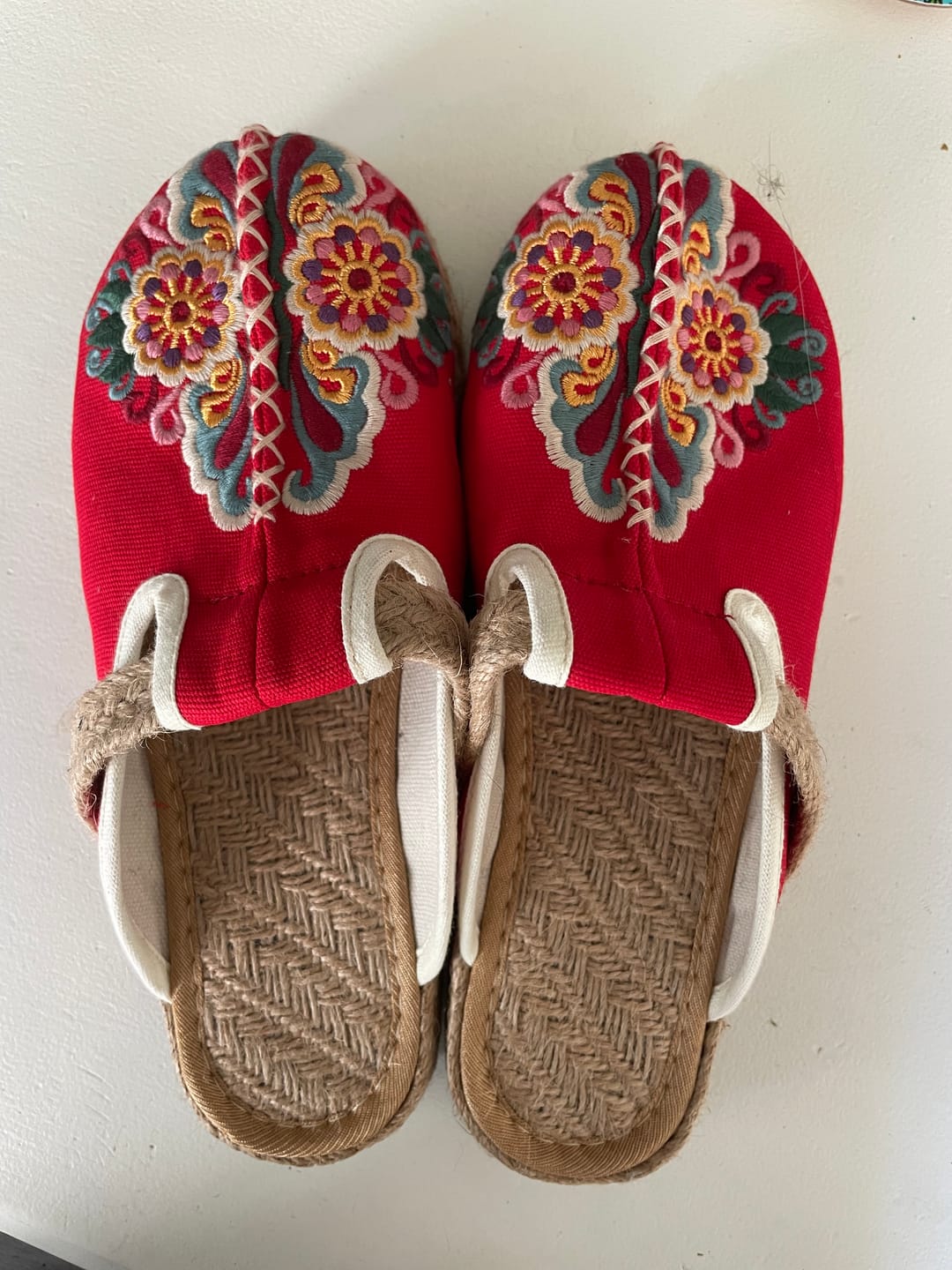 Customer photo review of Women Retro Embroidered Casual Floral Shoes