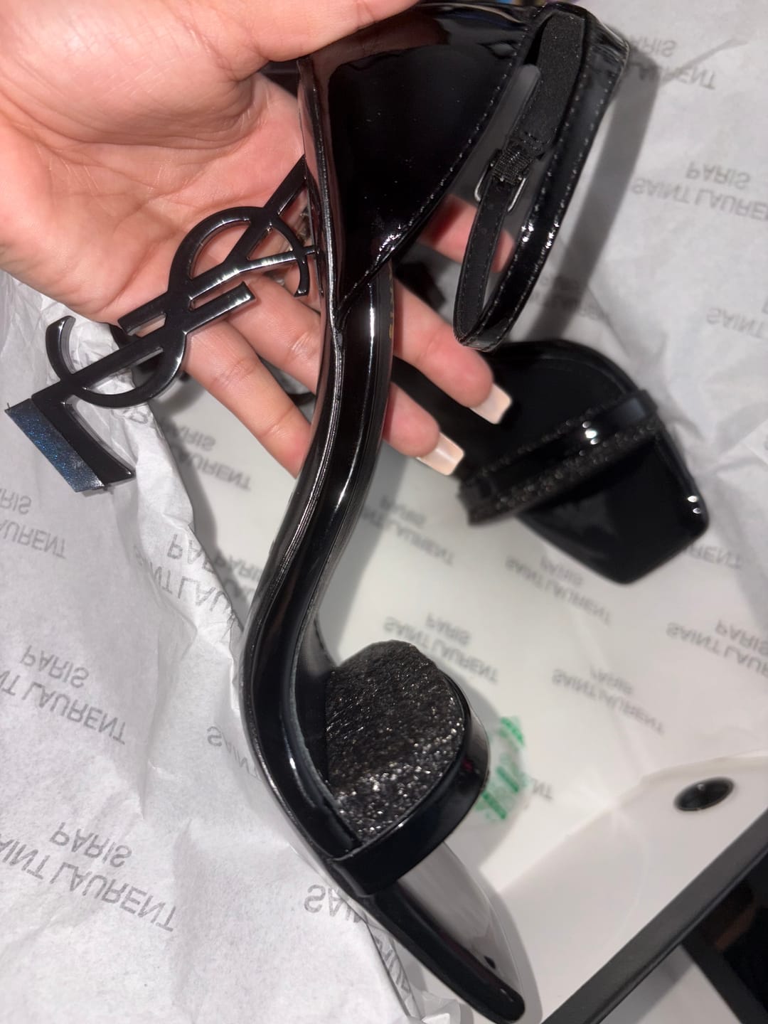 Customer photo review of SISY | HIGH HEELS