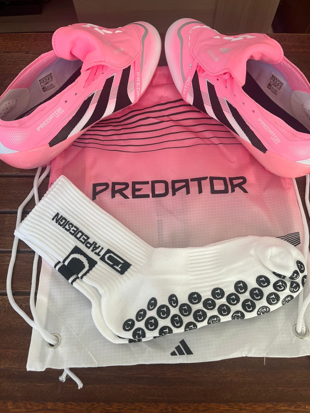 Customer photo review of Predator 25 Elite Fold-over Tongue FG Beckham - Rose/Bleu/Noir/Argent