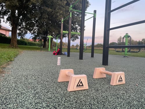 Customer photo review of Parallettes Medium + Liquid Chalk