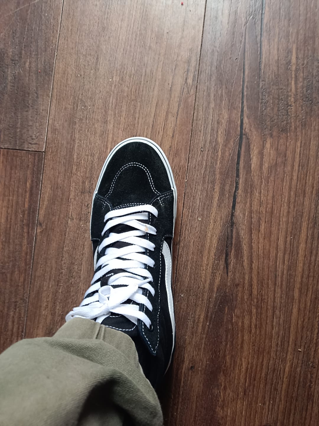 Customer photo review of Zapatilla Vans Sk8-Hi Mujer Negro