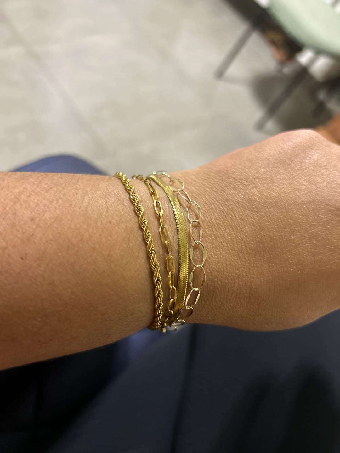 Customer photo review of Kit Pulseiras Essential Banhado em Ouro 18K