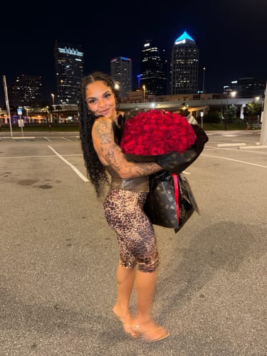 Customer photo review of 100 Red Rose Bouquet