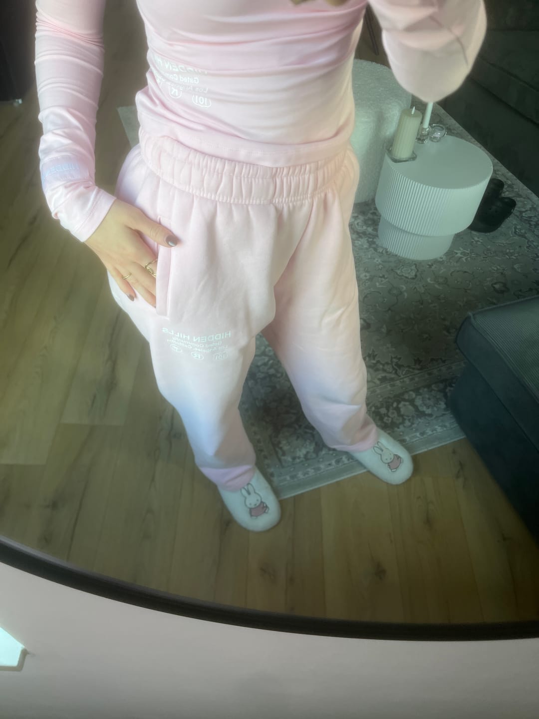 Customer photo review of LABEL STRAIGHT LEG SWEATPANTS LIGHT PINK