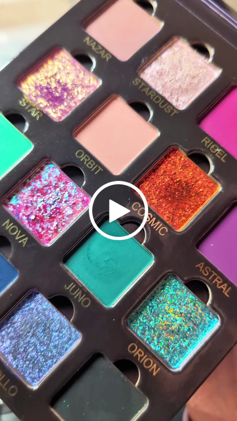 Customer video review of Multiverse Multichrome Holographic Magnetic Eyeshadow Palette