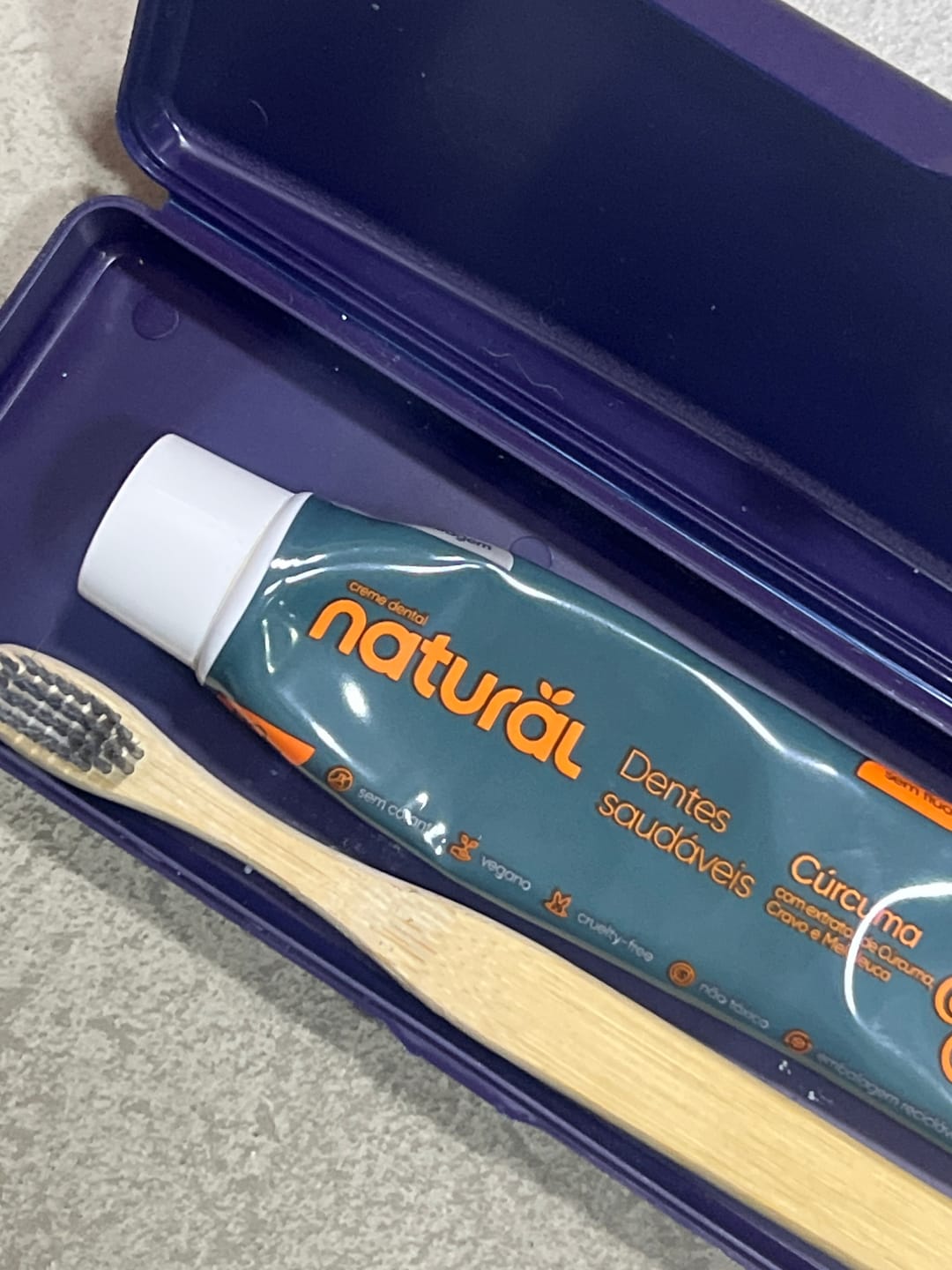 Customer photo review of Creme Dental Natural com Cúrcuma, Cravo e Melaleuca 80g