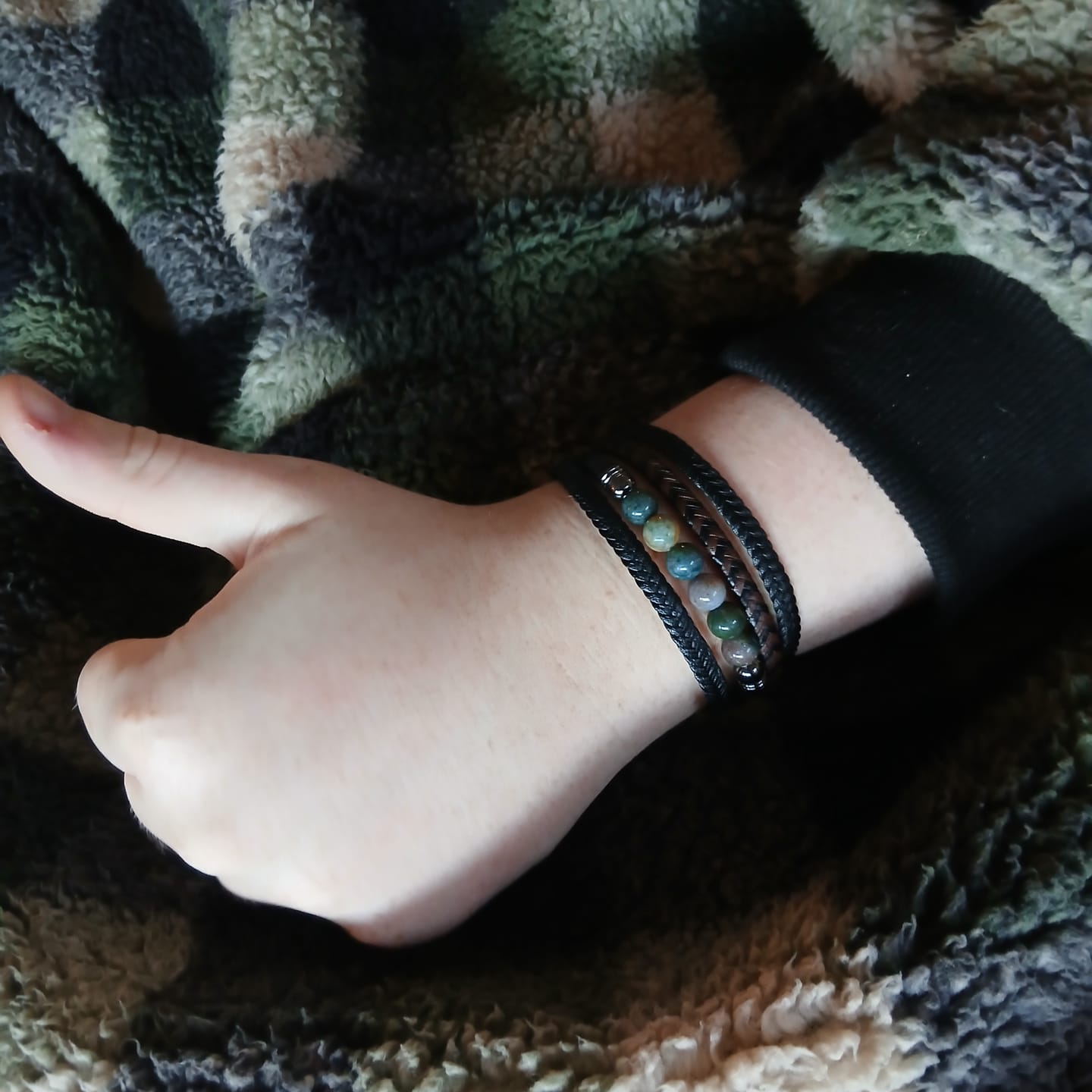 Customer photo review of Buddha Stones Tiger Eye Lava Rock Black Onyx Lazurite Hematite Bead Positive Leather Bracelet