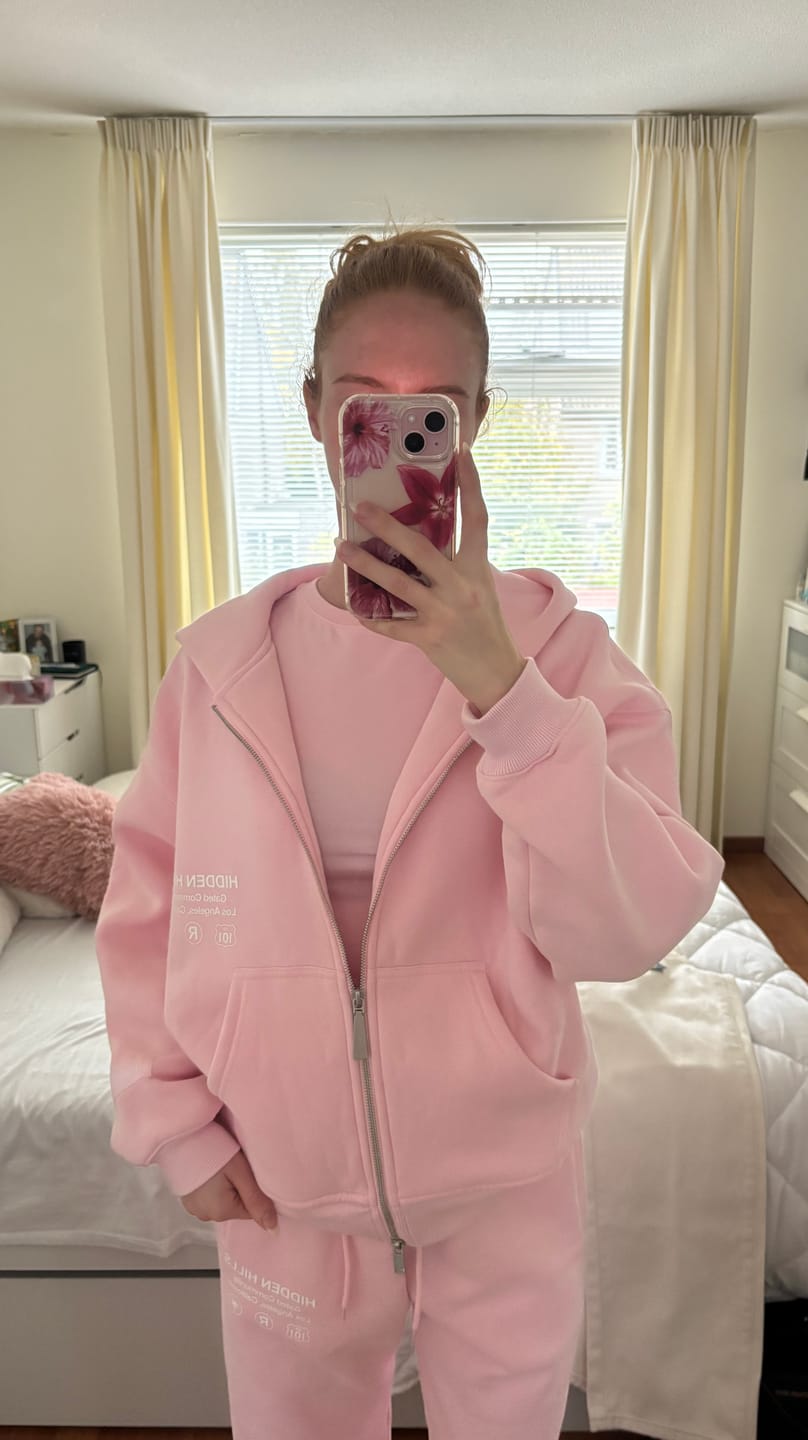 Customer photo review of LABEL ZIP HOODIE LIGHT PINK