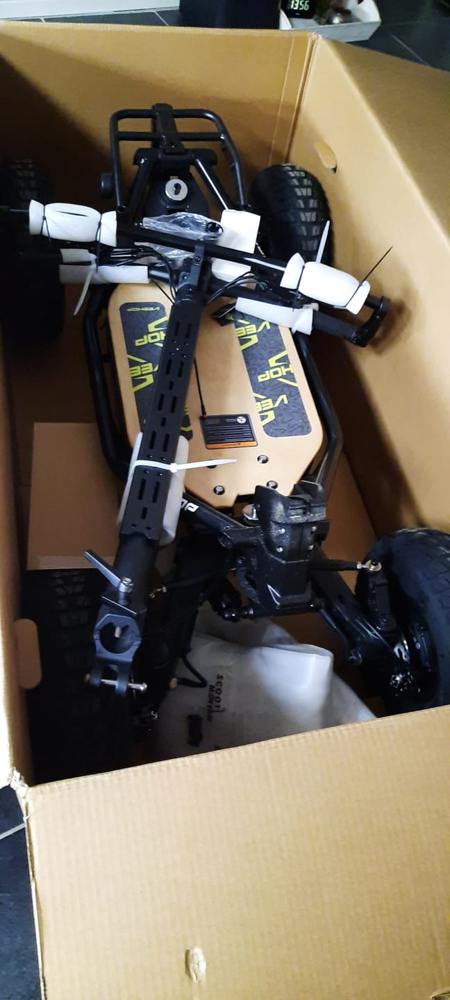 Customer photo review of Trottinette VEEHOP tout terrain à 4 roues motrices avec selle pliable 3200w / 6400w 40ah