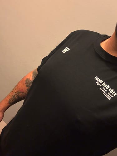 Customer photo review of Shirt - Ruhm & Ehre - Black