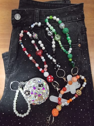 Customer photo review of Portachiavi Corto di perle fatto a mano 🩵🧡💚💛🖤💜💙 vari colori
