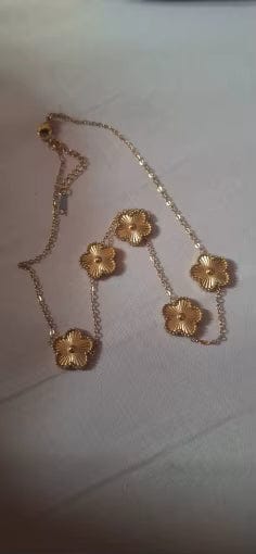 Customer photo review of Isolde Gold Necklace