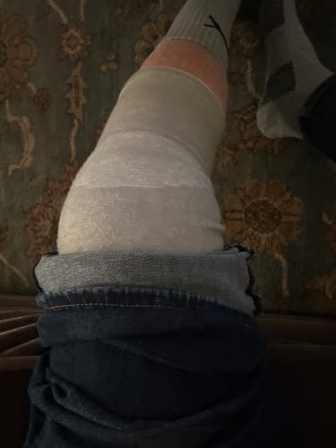 Customer photo review of Premium Bamboo Knee Sleeve (Single)