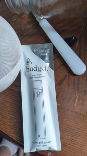 Customer photo review of 1 Gram THC-P Blend Vape Pen | Pink Gummy - Indica