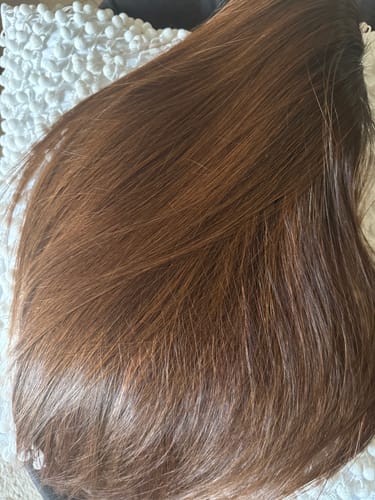 Customer photo review of 5X5 OMBRE CHOC BROWN VIETNAMESE SDD BONE STRAIGHT WIGS