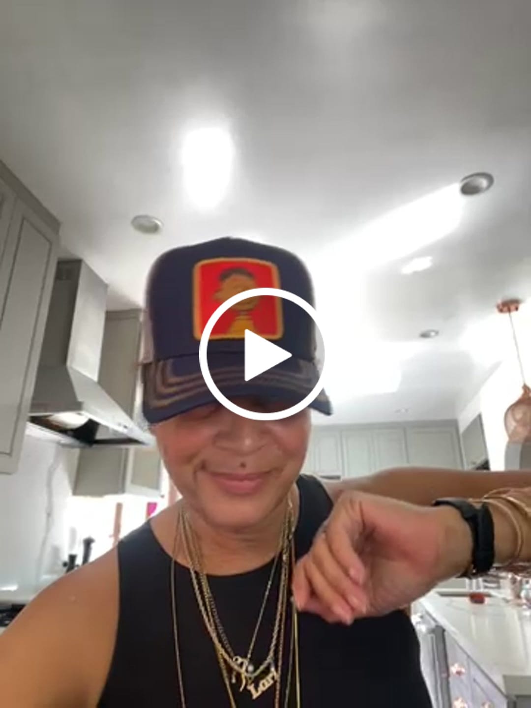 Customer video review of OVERLORD X Peanuts: Franklin Trucker Cap