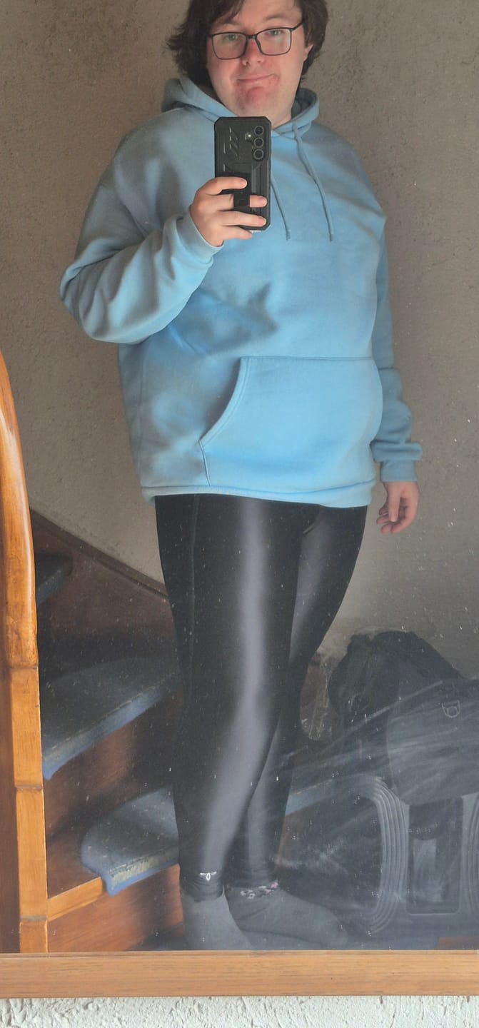 Customer photo review of Elegant Leggings shine men
