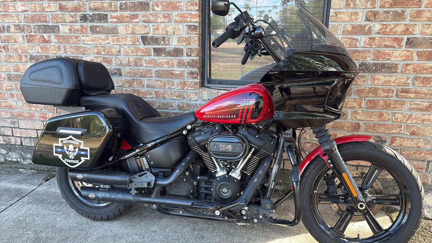 Customer photo review of 42L - Challenger XL Leather Wrapped Hard Motorcycle Trunk for Harley Davidson