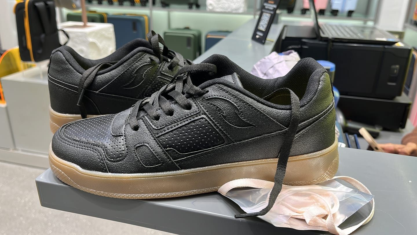 Customer photo review of ASTRID Rock Black
