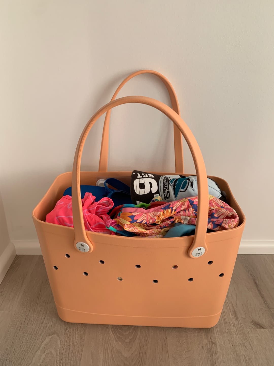 Customer photo review of Maxi Tribe Bag in Sorbet Sunset - Limited Edition