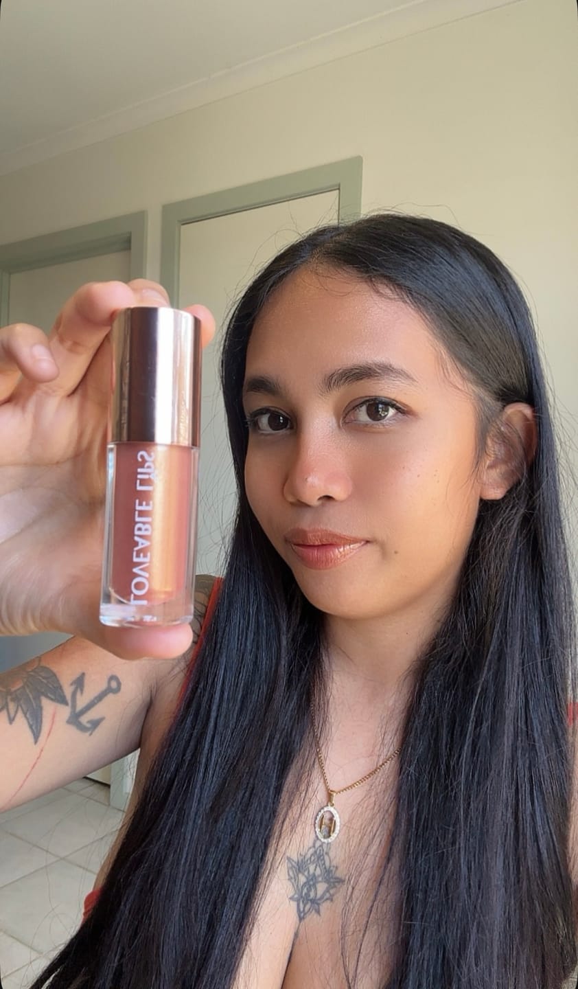 Customer photo review of Radiant Rose Gold Lip Gloss