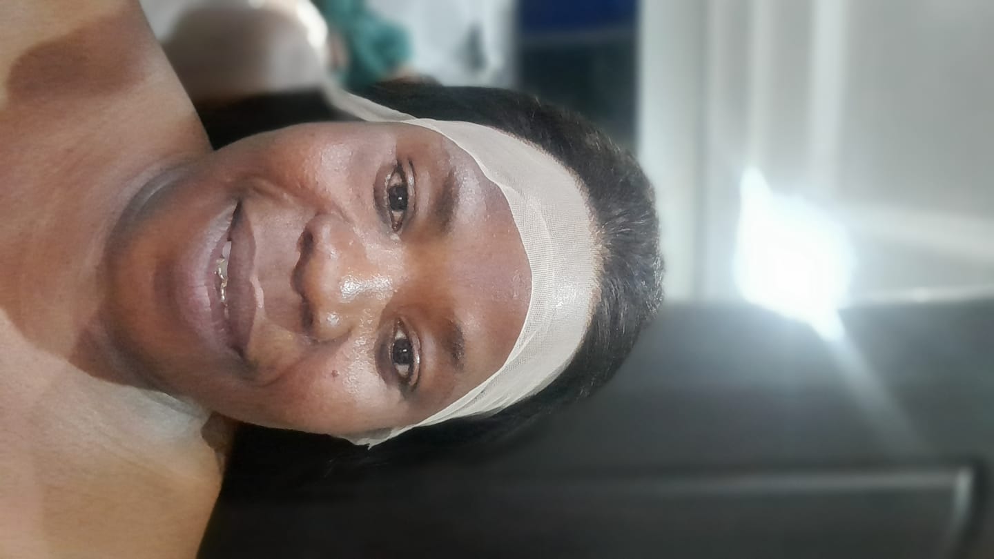 Customer photo review of Double Drawn Lace Frontal Straight Wigs