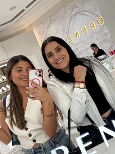 Customer photo review of Pulsera Bolitas Con Flor