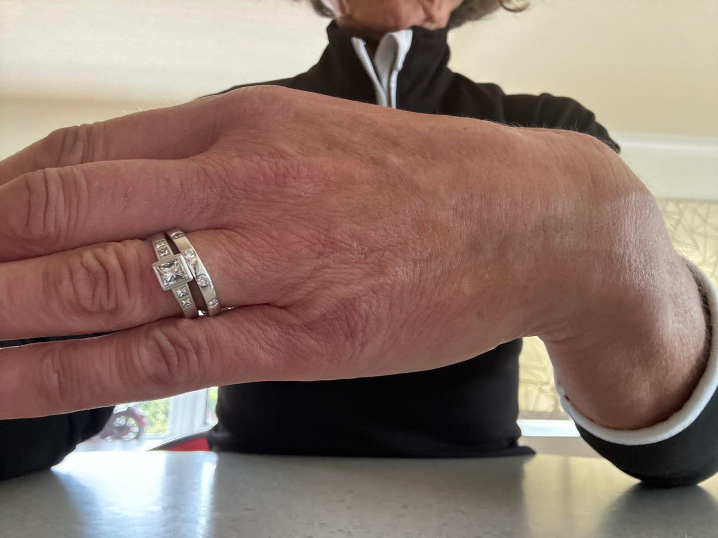 Customer photo review of Versa Lab Grown Diamond Band Ring