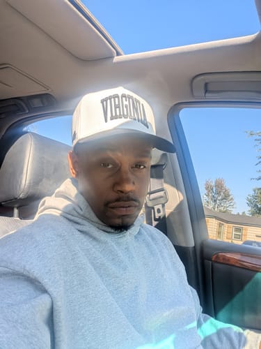 Customer photo review of VIRGINIA SNAPBACK - OFF WHITE EDITION