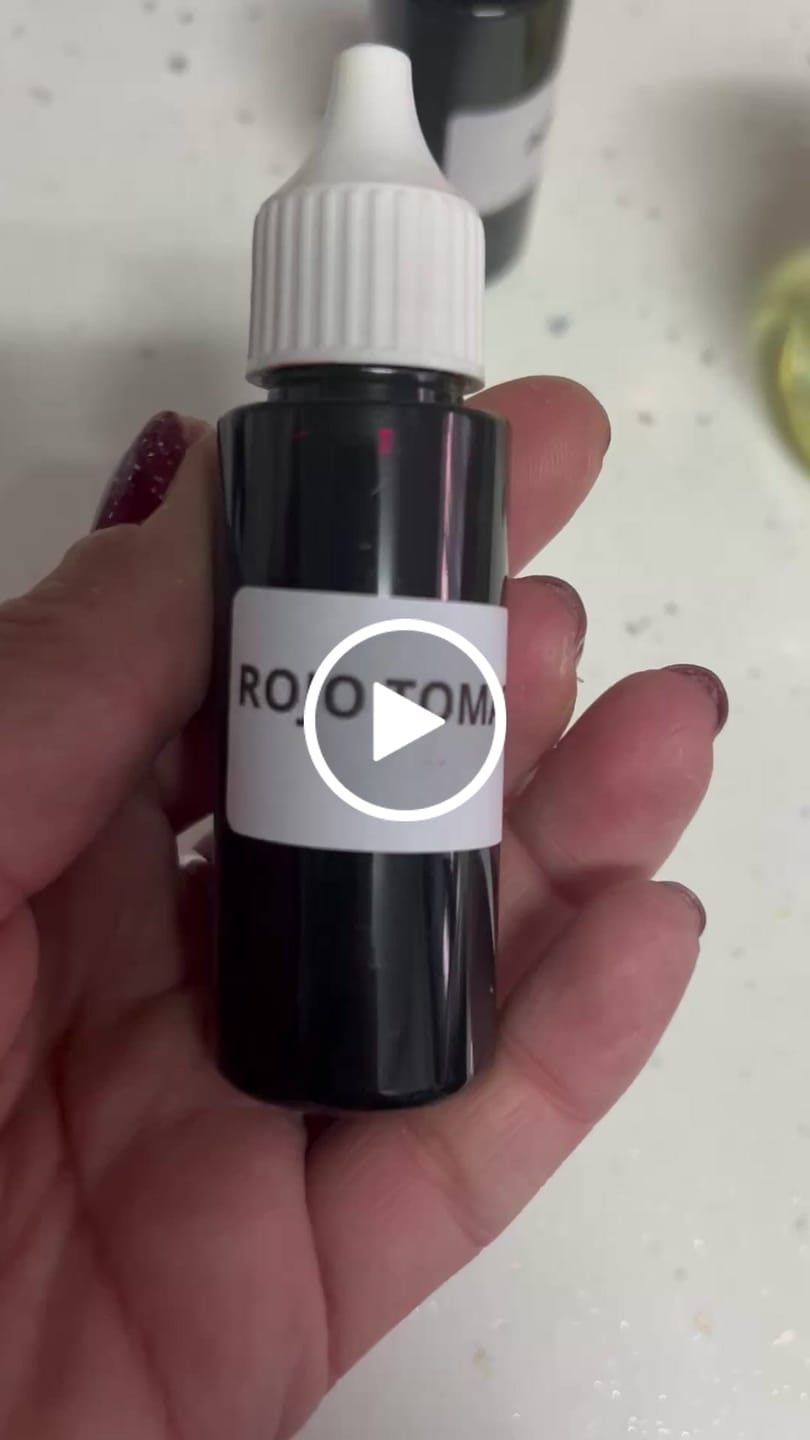 Customer video review of Colorante líquido para velas ROJO TOMATE