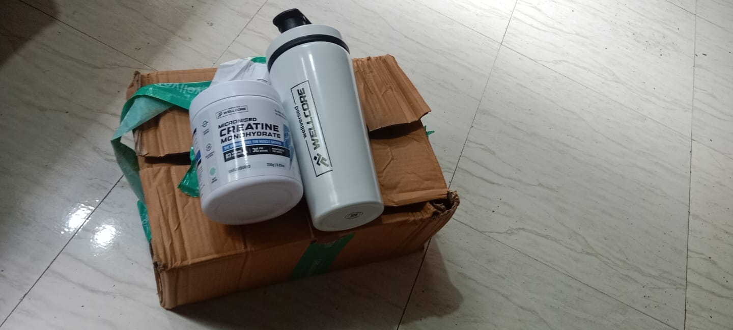 Customer photo review of Wellcore - Micronised Creatine Monohydrate (83 Servings, Unflavoured) + Premium Steel Shaker