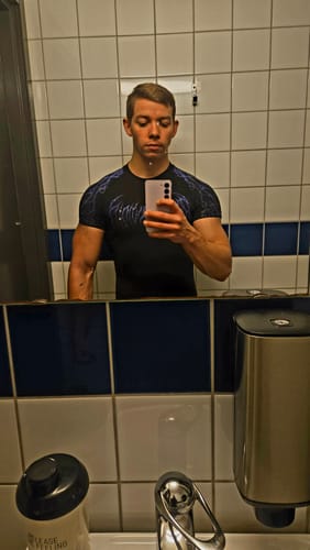Customer photo review of Void Tech™ Soul Decay shortsleeve Compression [DUSK]
