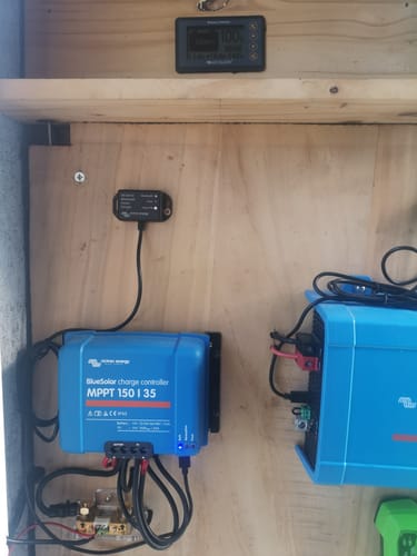 Customer photo review of Moniteur de Batterie 500A de Power Queen avec Shunt et Afficheur LED