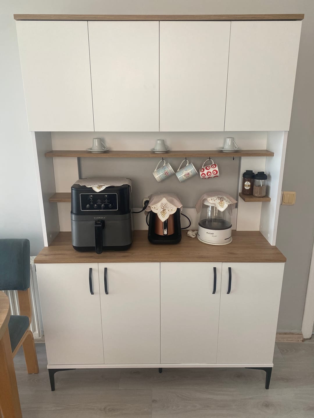 Customer photo review of Rani JE176 Çok Amaçlı Dolap 8 Kapaklı Kiler Mutfak Dolabı Sepet Ceviz - Beyaz