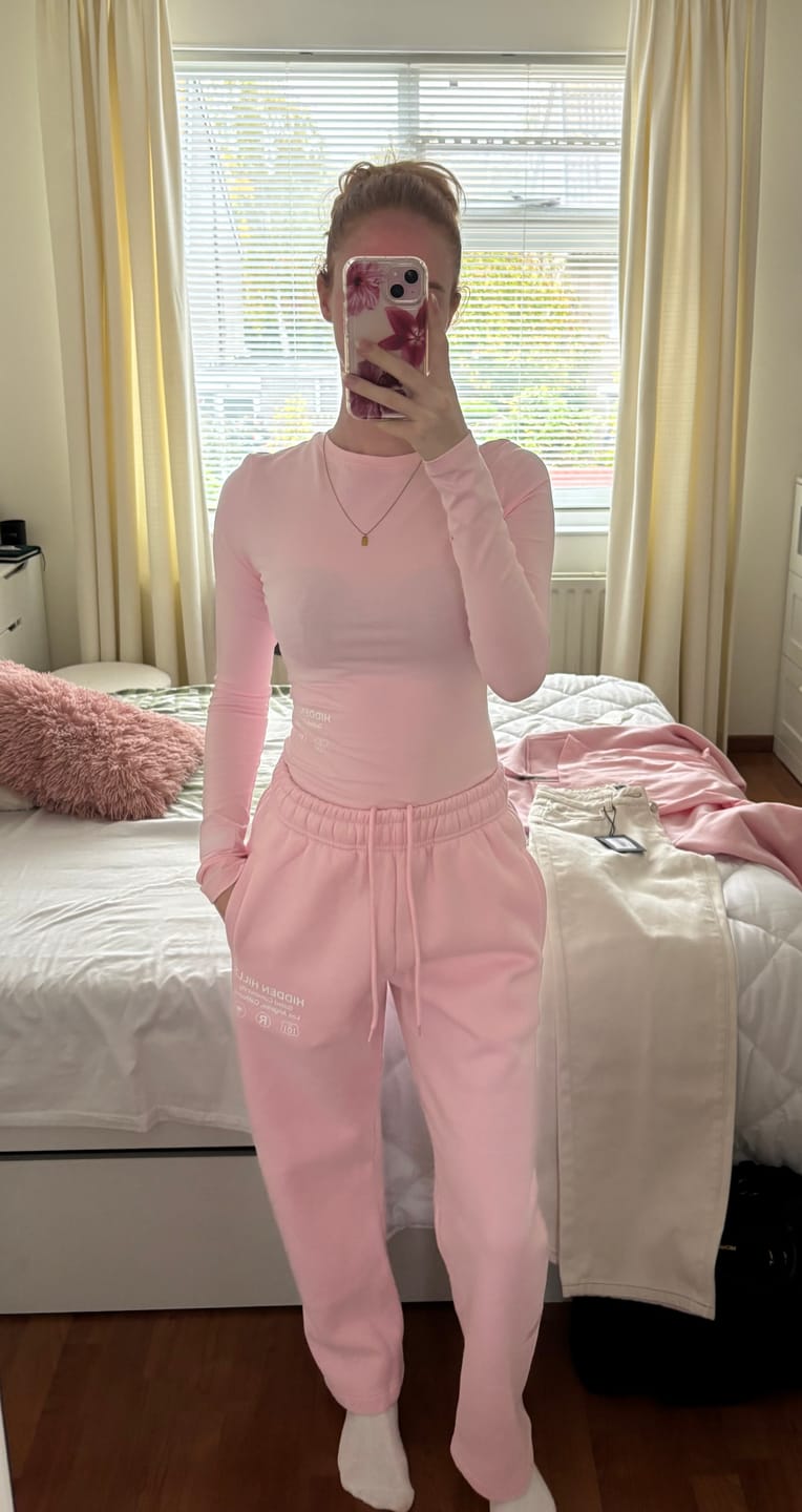 Customer photo review of LABEL LONGSLEEVE TOP LIGHT PINK