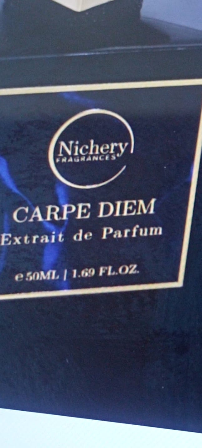 Customer photo review of Nichery Carpe Diem Extrait de Parfum - Férfi 50ml
