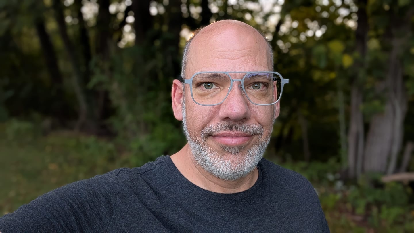 Customer photo review of Arnold Magnetic Clip-on | Gunmetal Frame