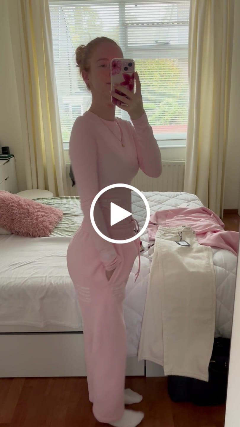 Customer video review of LABEL STRAIGHT LEG SWEATPANTS LIGHT PINK