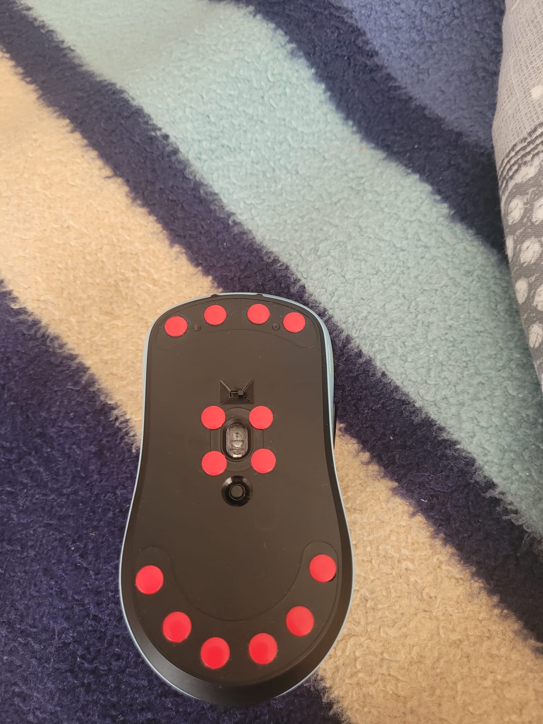 Customer photo review of X-Raypad Obsidian Mouse Skates
