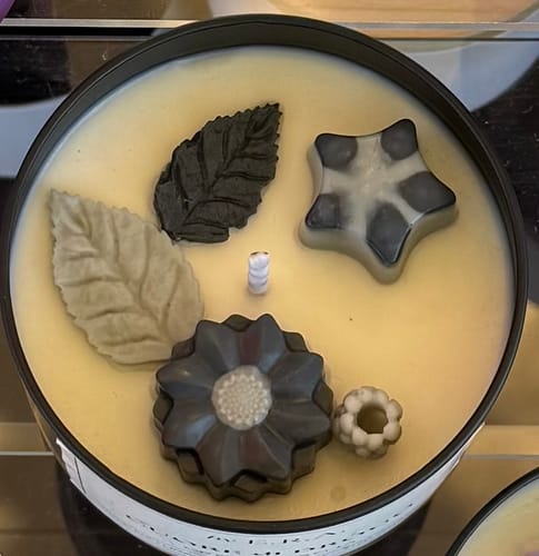 Customer photo review of Fragancia ORQUÍDEA NEGRA & LIRIO BALCÁNICO