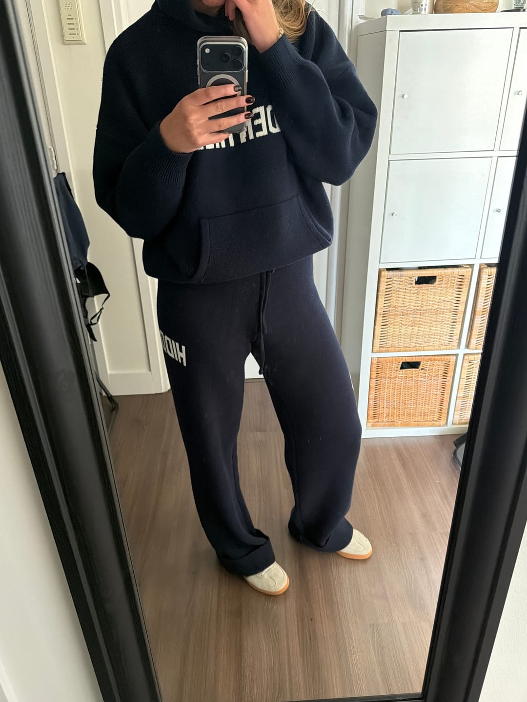 Customer photo review of KNIT SWEATPANTS NAVY